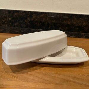 Pfaltzgraff Heritage White Butter dish with cover